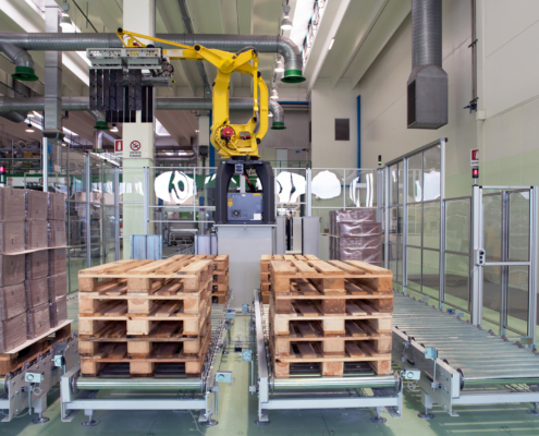 Palletizing Robots: Automation in Material Handling