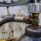 a welding gas cylinder pressure gauge / gas cylinder valve