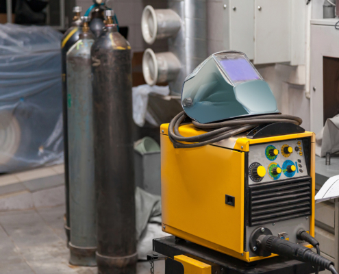 Welding equipment and tanks with mask